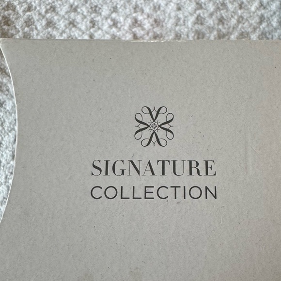 Fashion Necklace and Earrings - Picture 4 of 7